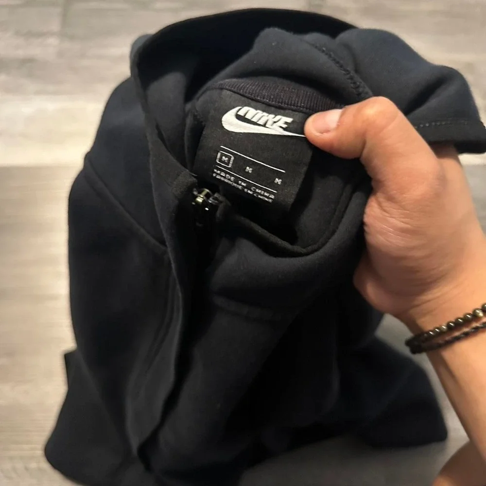 Nike Tech Women's Size M Black Cropped Zip-Up Hoodie